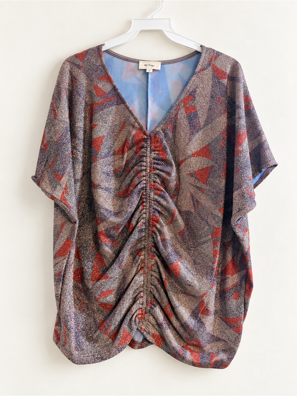 Ruched V-Neck Abstract Print Top in Rust and Gray be stage
